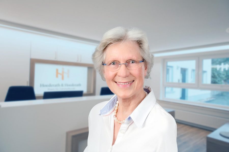 Dr. Carola Hoederath